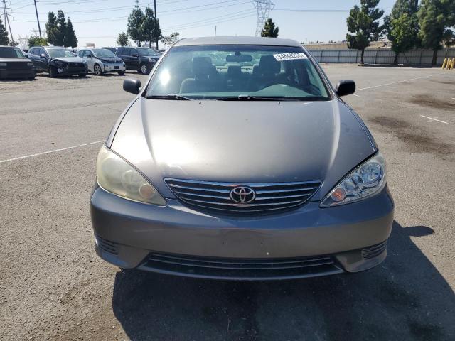 4T1BE32K75U621063 - 2005 TOYOTA CAMRY LE GRAY photo 5