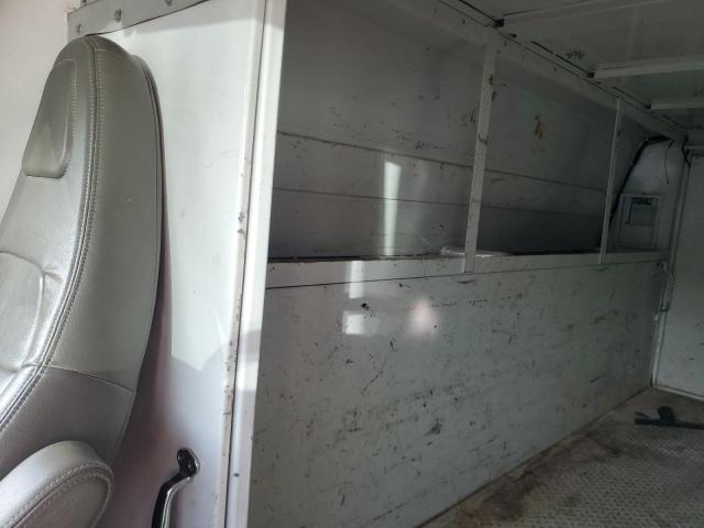 1GB0GRFGXH1179436 - 2017 CHEVROLET EXPRESS G3 WHITE photo 10