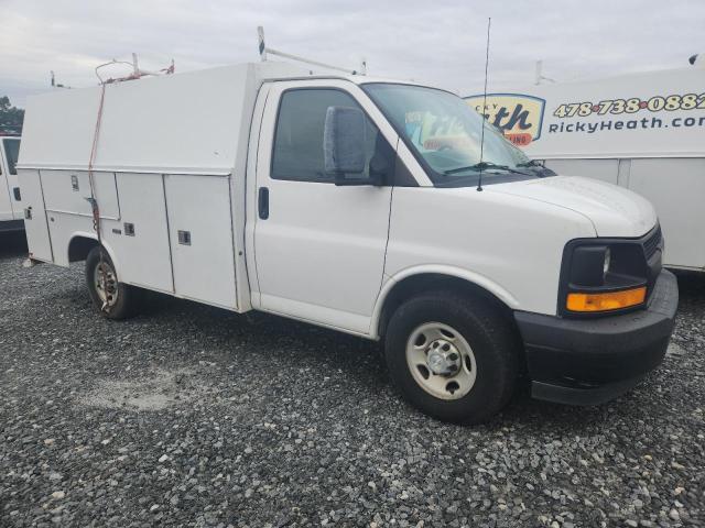 1GB0GRFGXH1179436 - 2017 CHEVROLET EXPRESS G3 WHITE photo 4