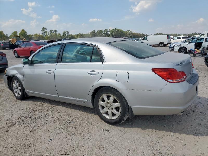 4T1BK36BX5U044242 - 2005 TOYOTA AVALON XL SILVER photo 2