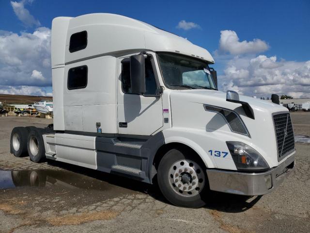 2016 VOLVO VN VNL, 