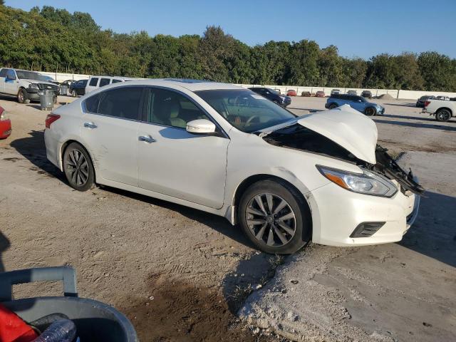 1N4AL3AP2GC174062 - 2016 NISSAN ALTIMA 2.5 白色 照片 4