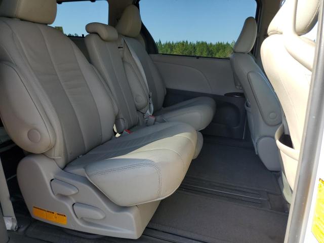 5TDYK3DC8CS234066 - 2012 TOYOTA SIENNA XLE 白色 照片 11