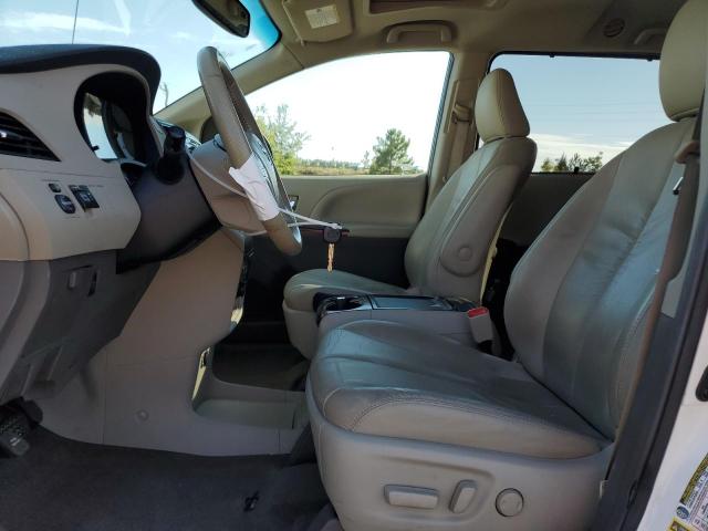 5TDYK3DC8CS234066 - 2012 TOYOTA SIENNA XLE 白色 照片 7