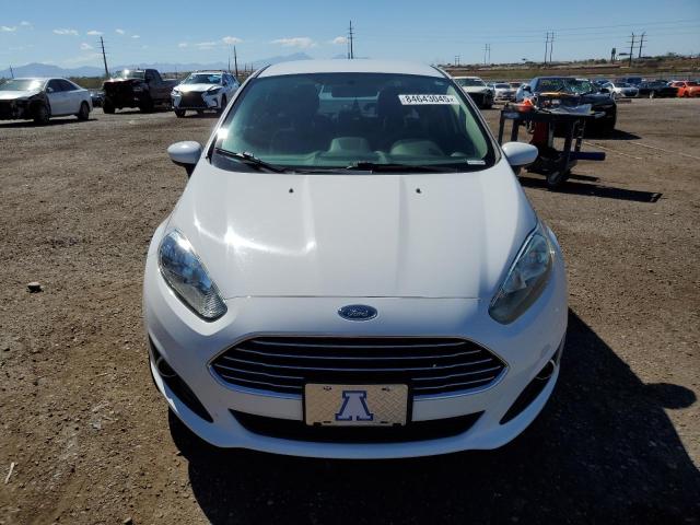 3FADP4BJ3KM137031 - 2019 FORD FIESTA SE 白色 照片 5