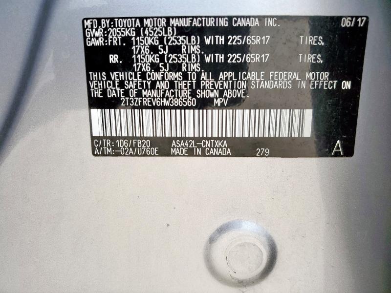 2T3ZFREV6HW386560 - 2017 TOYOTA RAV4 LE 银色 照片 13