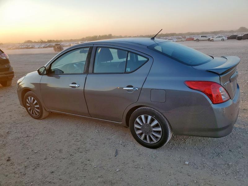 3N1CN7AP5GL884729 - 2016 NISSAN VERSA S 灰色 照片 2