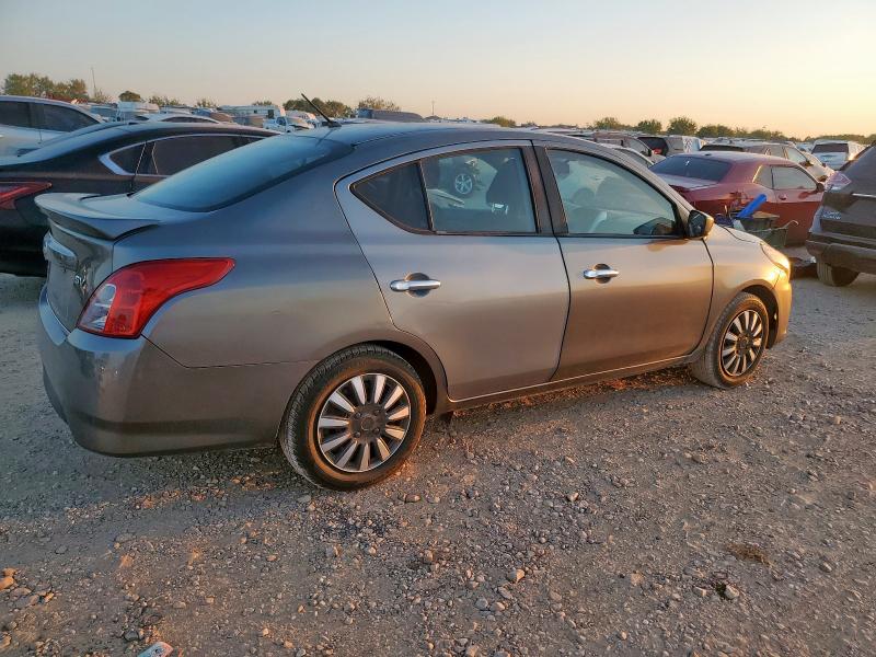 3N1CN7AP5GL884729 - 2016 NISSAN VERSA S 灰色 照片 3