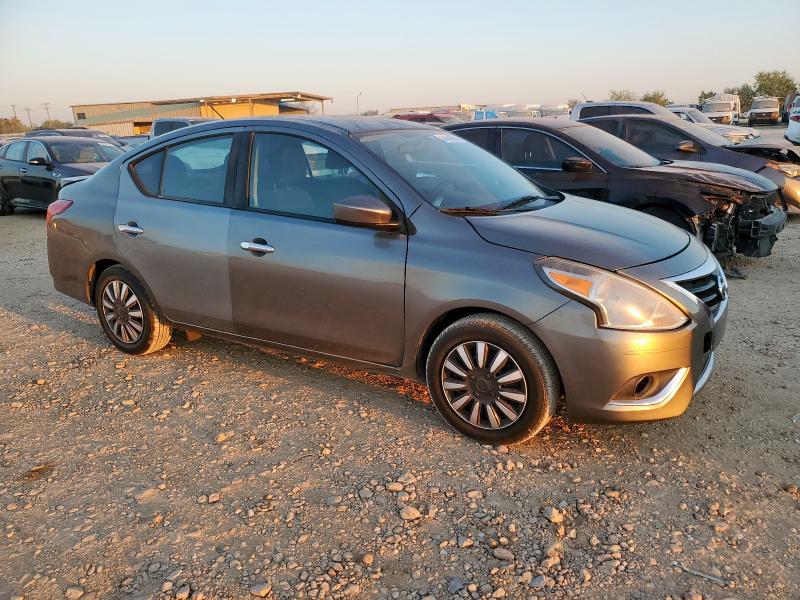 3N1CN7AP5GL884729 - 2016 NISSAN VERSA S 灰色 照片 4