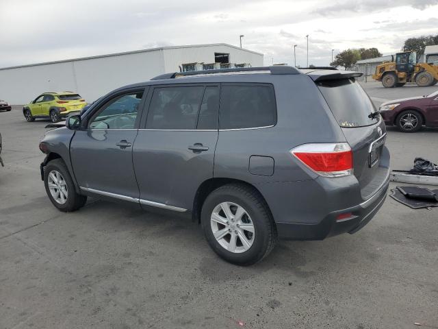 5TDZK3EH8DS133075 - 2013 TOYOTA HIGHLANDER BASE Szary zdjęcie 2