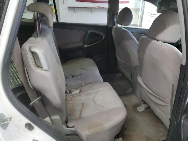 JTMBD33V475082639 - 2007 TOYOTA RAV4 WHITE photo 11