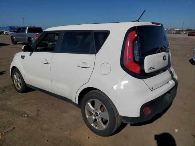 KNDJN2A29J7589432 - 2018 KIA SOUL WHITE photo 2