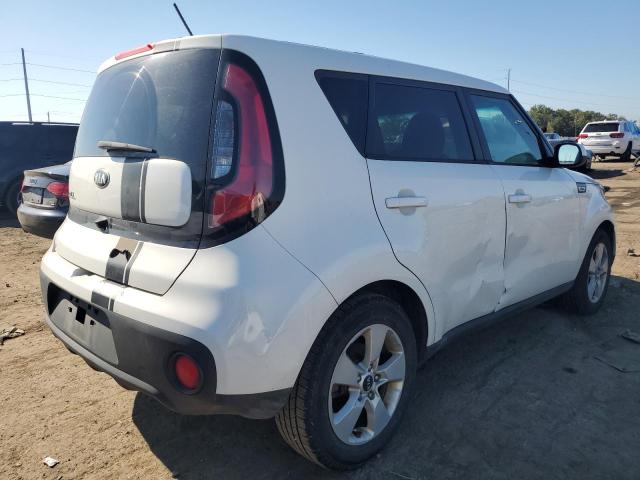KNDJN2A29J7589432 - 2018 KIA SOUL WHITE photo 3