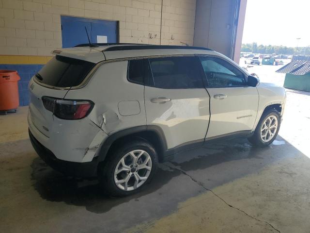 3C4NJDBN6ST522978 - 2025 JEEP COMPASS LATITUDE Beyaz fotoğraf 3