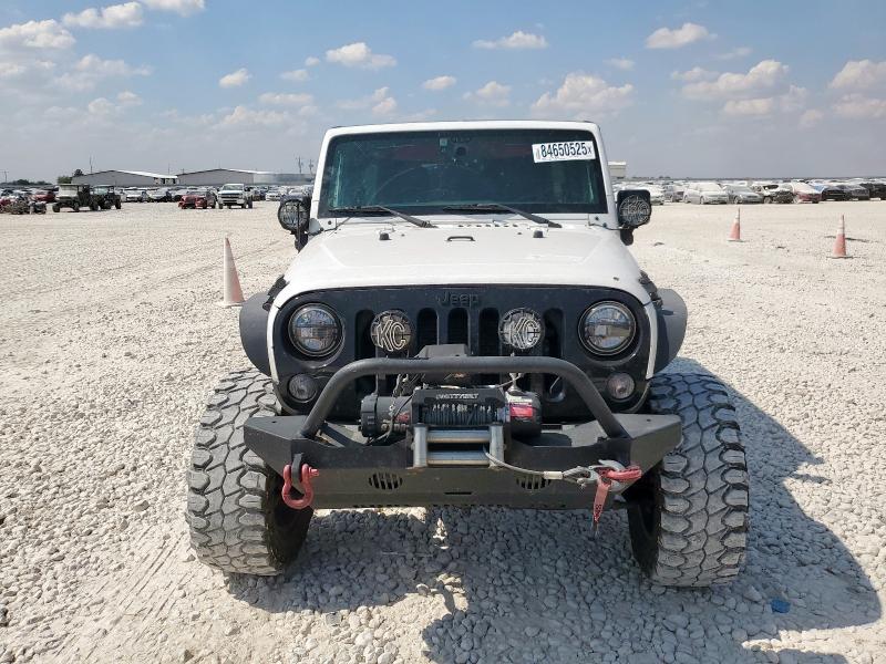 1C4BJWDG2GL103560 - 2016 JEEP WRANGLER U SPORT WHITE photo 5