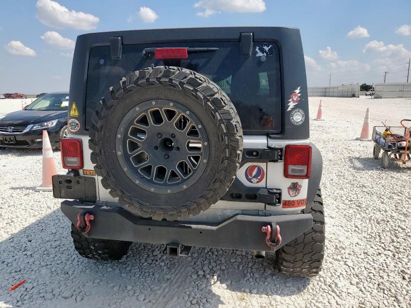 1C4BJWDG2GL103560 - 2016 JEEP WRANGLER U SPORT WHITE photo 6