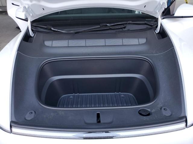 7SAYGDEE1TF401785 - 2026 TESLA MODEL Y 白色 照片 11