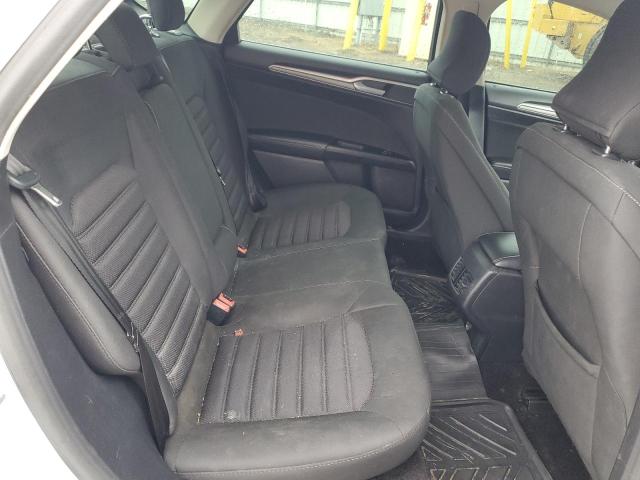 3FA6P0H77HR355627 - 2017 FORD FUSION SE WHITE photo 10