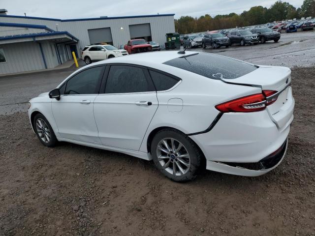 3FA6P0H77HR355627 - 2017 FORD FUSION SE WHITE photo 2