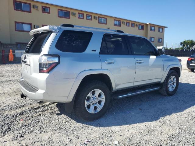 JTENU5JR9R6298820 - 2024 TOYOTA 4RUNNER SR5/SR5 PREMIUM 银色 照片 3