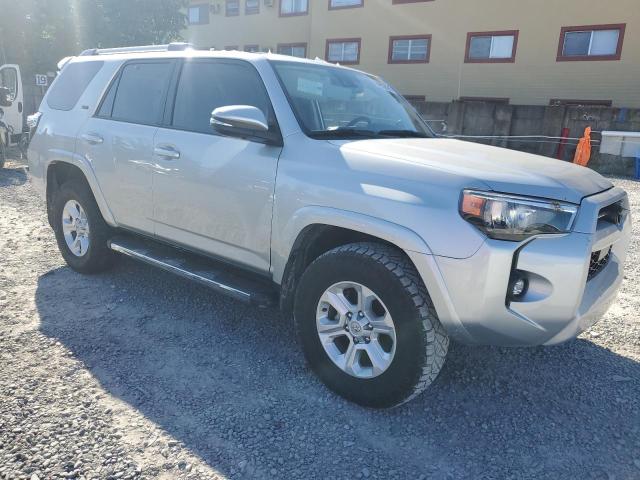 JTENU5JR9R6298820 - 2024 TOYOTA 4RUNNER SR5/SR5 PREMIUM 银色 照片 4