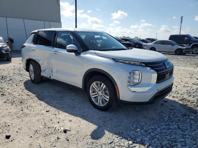 JA4J3TA82NZ000466 - 2022 MITSUBISHI OUTLANDER ES 白色 照片 4