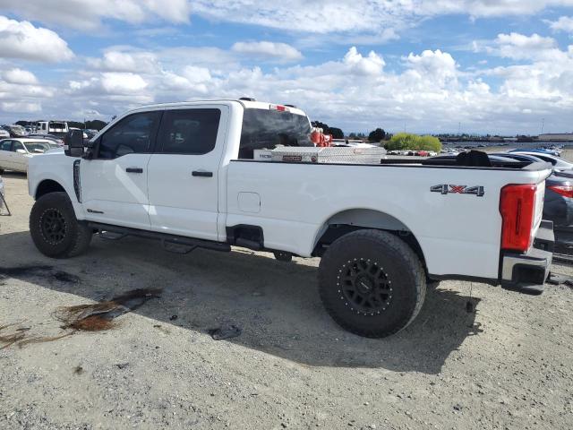 1FT8W2BT1PED00910 - 2023 FORD F250 SUPER DUTY WHITE photo 2
