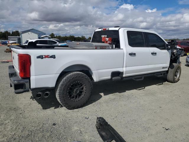 1FT8W2BT1PED00910 - 2023 FORD F250 SUPER DUTY WHITE photo 3