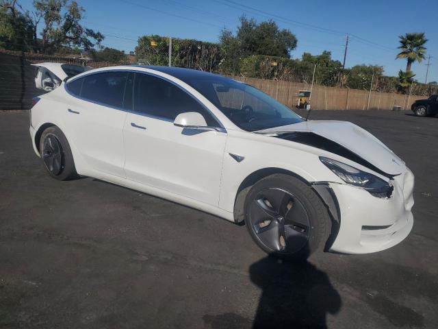 5YJ3E1EA0JF053855 - 2018 TESLA MODEL 3 თეთრი ფოტო 4