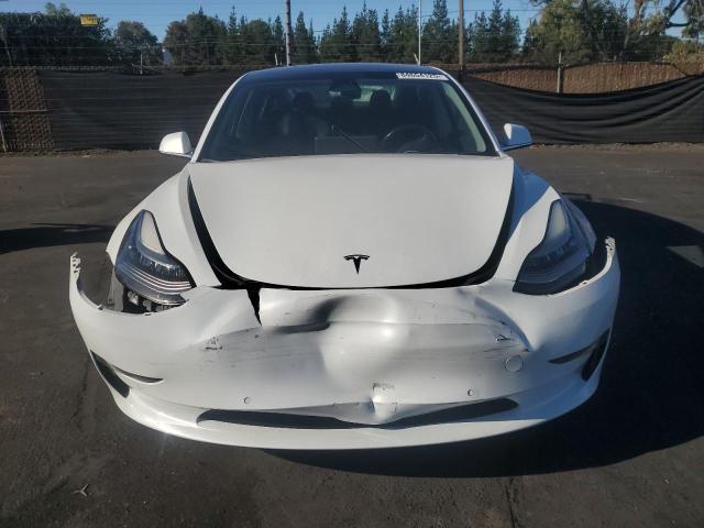 5YJ3E1EA0JF053855 - 2018 TESLA MODEL 3 თეთრი ფოტო 5