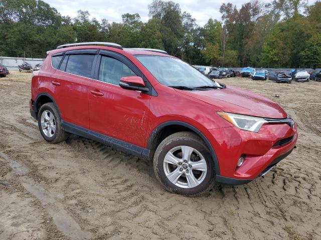 2T3RFREV8GW453626 - 2016 TOYOTA RAV4 XLE RED photo 4