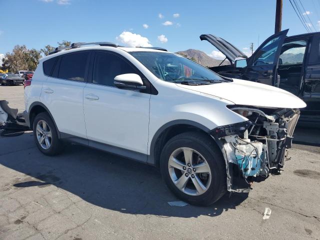 2T3RFREV8FW391854 - 2015 TOYOTA RAV4 XLE WHITE photo 4