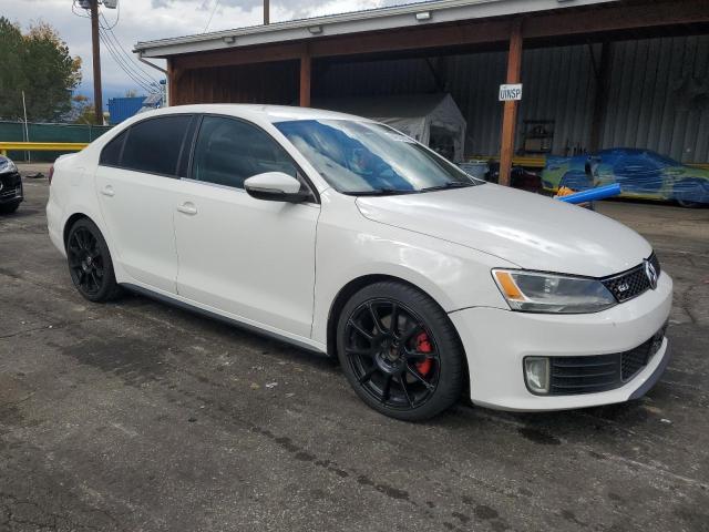 3VW567AJ9CM450930 - 2012 VOLKSWAGEN JETTA GLI თეთრი ფოტო 4