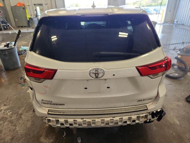 5TDJZRFH8HS512576 - 2017 TOYOTA HIGHLANDER SE WHITE photo 6