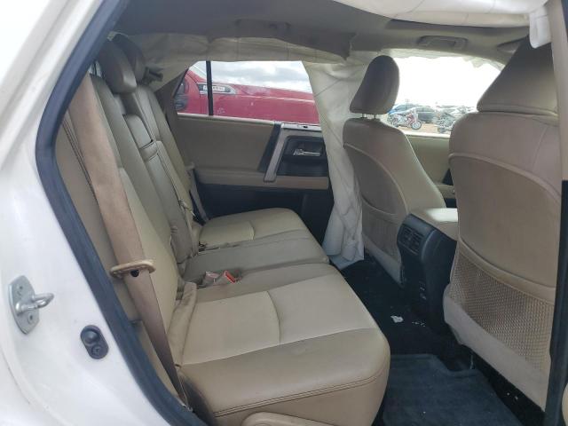 JTEZU5JR9F5088298 - 2015 TOYOTA 4RUNNER SR5 WHITE photo 11