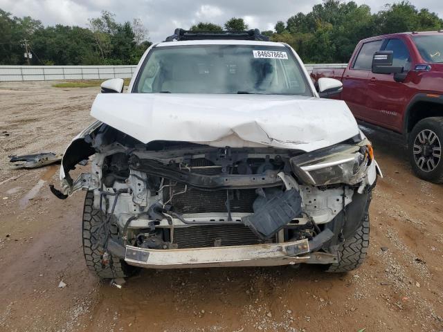 JTEZU5JR9F5088298 - 2015 TOYOTA 4RUNNER SR5 WHITE photo 5