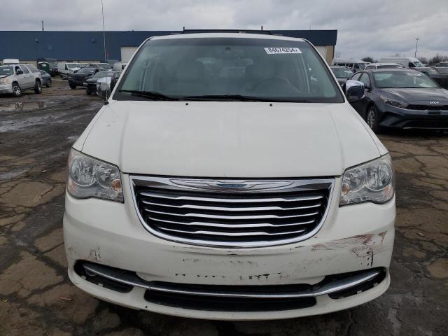 2C4RC1CG2DR569425 - 2013 CHRYSLER TOWN & COU TOURING L WHITE photo 5