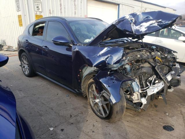 ZASFAKNN4J7B85760 - 2018 ALFA ROMEO STELVIO TI SPORT BLUE photo 4