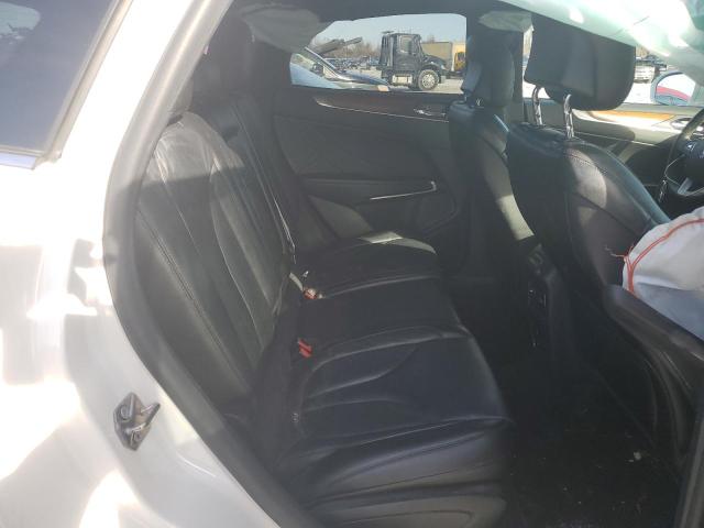5LMCJ2D94KUL46538 - 2019 LINCOLN MKC SELECT WHITE photo 11