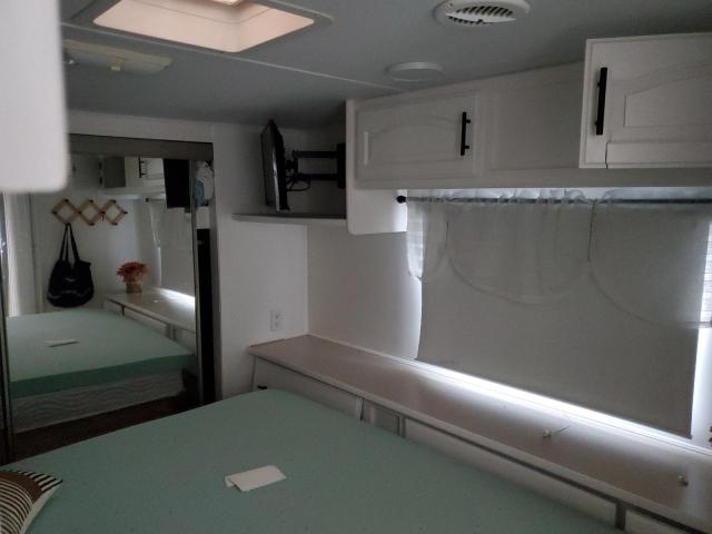 4YDF293264A215689 - 2004 KEYSTONE SPRINTER WHITE photo 5