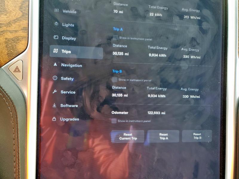 5YJSA1E27HF230279 - 2017 TESLA MODEL S Niebieski zdjęcie 9