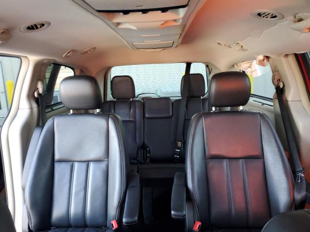 2C4RC1CG6CR163579 - 2012 CHRYSLER TOWN & COU TOURING L RED photo 10