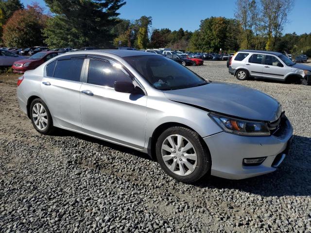 1HGCR2F55DA232645 - 2013 HONDA ACCORD SPORT Արծաթագույն լուսանկար 4