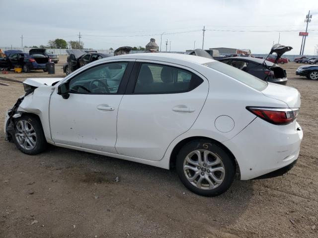 3MYDLBZV1GY144886 - 2016 TOYOTA SCION IA WHITE photo 2