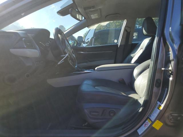 4T1B11HKXKU757819 - 2019 TOYOTA CAMRY L GRAY photo 7
