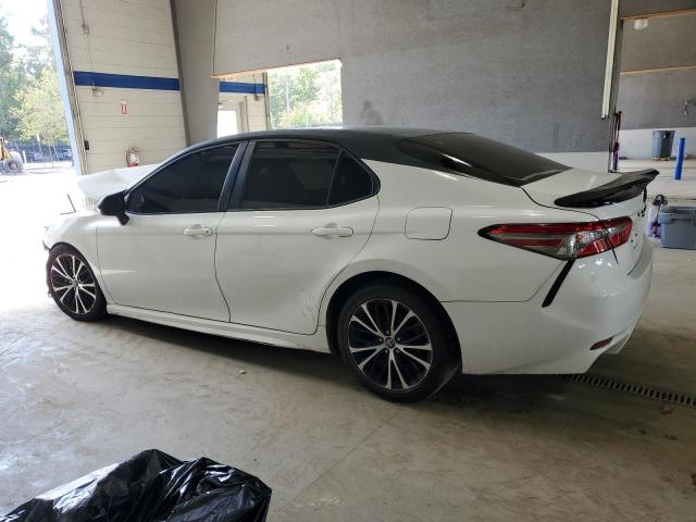 4T1B11HK3JU076920 - 2018 TOYOTA CAMRY L WHITE photo 2