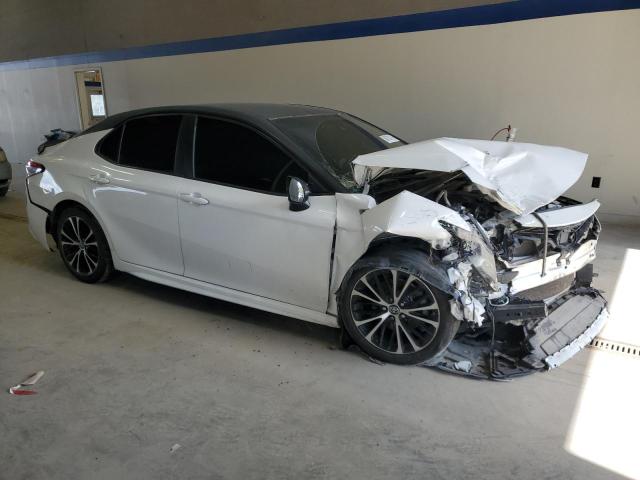 4T1B11HK3JU076920 - 2018 TOYOTA CAMRY L WHITE photo 4