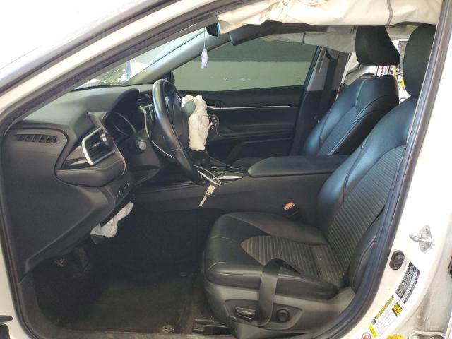 4T1B11HK3JU076920 - 2018 TOYOTA CAMRY L WHITE photo 7