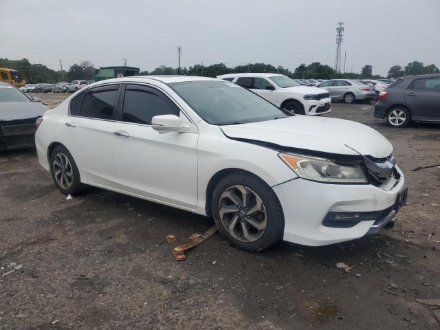 1HGCR2F78HA165823 - 2017 HONDA ACCORD EX WHITE photo 4