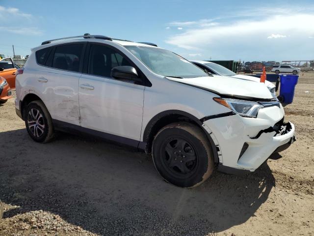 JTMBFREV5GJ065608 - 2016 TOYOTA RAV4 LE WHITE photo 4